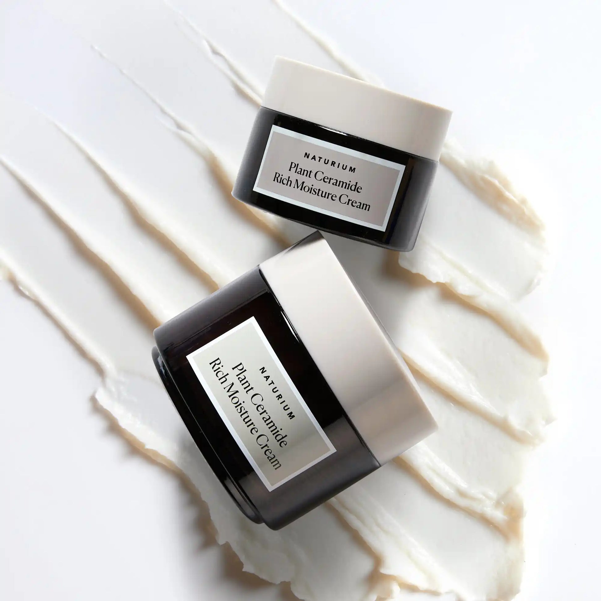 plant-ceramide-rich-moisture-cream-jumbo-o1 11_18_2021_Naturium0575-crop.webp